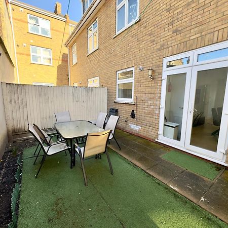 3 Bedrooms Spacious House, Separate Reception, 2 Full Bathrooms, Parking, Garden ロンドン エクステリア 写真